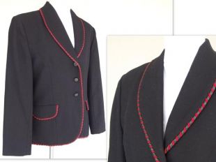 The blazer uniform of high school students in Elite (S01) | Spotern