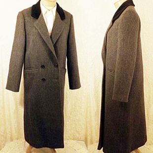 70's Womens Tweed Coat / Vintage 1970s Herringbone Tweed Overcoat / Top Coat / Velour Collar
