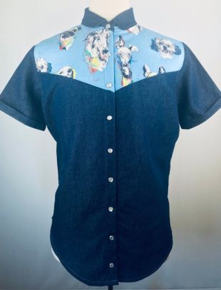 Chien Portait impression coton et mélange de lin bleu Denim, col chemise avec boutons pressions nacrés argent, Western Shirt