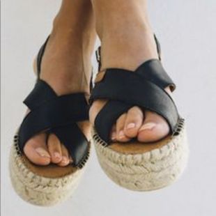 Leather Plat­form San­dal
