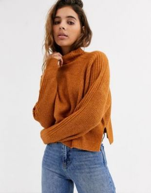 Topshop - Pull col roulé coupe courte - Fauve | ASOS