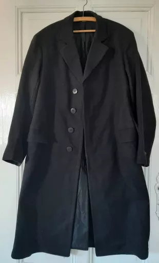 Antique black 1930s/1940s MEN'S COAT*WINTER COAT*wool coat with concealed button placket