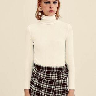 Ribbed knit turtleneck cream sweater Zara