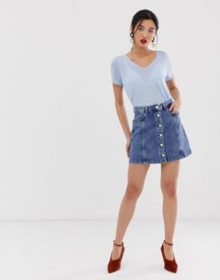 Mango - Mini-jupe en jean boutonnée sur l'avant - Bleu | ASOS