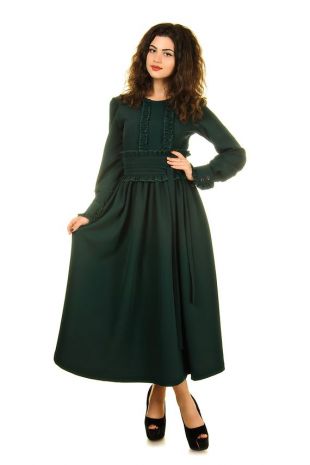 The prom dress dark green worn by Demelza Poldark (Eleanor Tomlinson) in  Poldark (S03E02) | Spotern