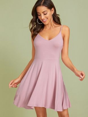 Robe unicolore à fines brides