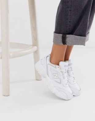 452 trainers in white