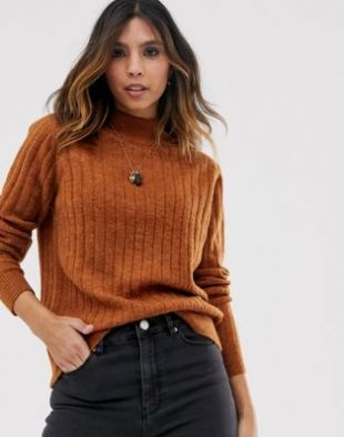 Y.A.S - Pull côtelé effet brossé à col montant - Marron | ASOS