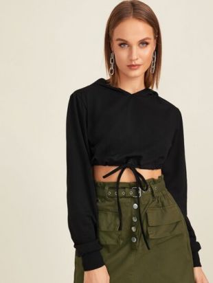 Pull à capuche court unicolore avec cordon