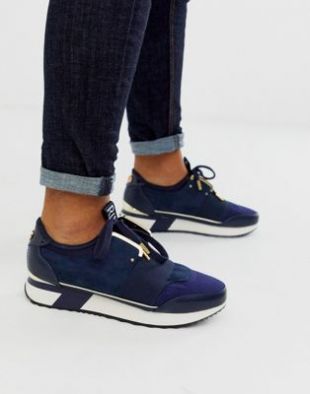 River Island - Baskets avec bordure dorée - Bleu marine | ASOS