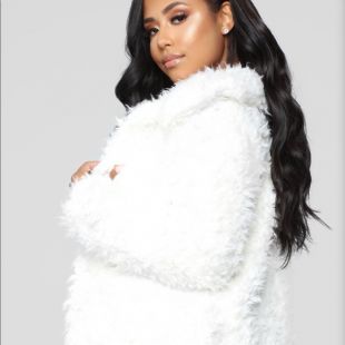 Great Feels Fuzzy Jack­et