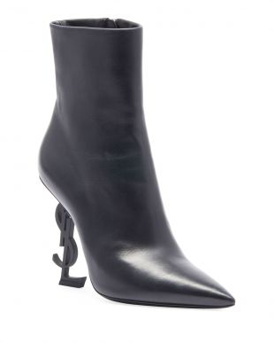 Black Leather An­kle Boots