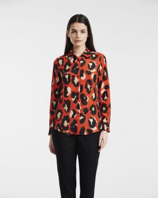 Chemise en cr&ecirc;pe de chine imprim&eacute; grand l&eacute;opard