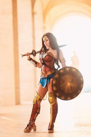 Wonder Woman cosplay-costume (fait sur commande)