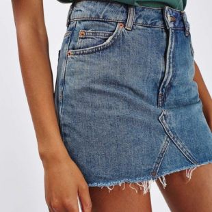 Topshop - Den­im Mi­ni Skirt