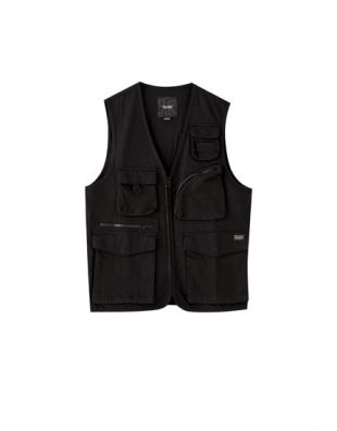 Pullbear Functional Sleeveless Jacket Of Lythan Cottaz On