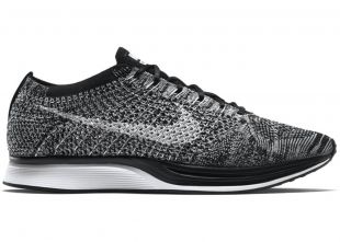 Nike Flyknit Racer Oreo 2