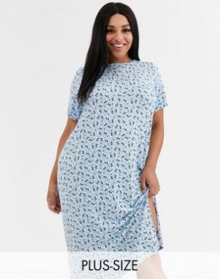 Plus midi t-shirt dress with split in ditsy floral print
