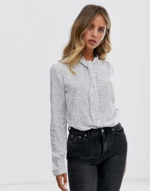 Tie neck shirt in white print