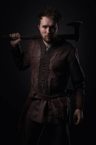 Veste en cuir Lothbrok Ragnar (réplique) avec une superposition de foncé / custom taille / costume viking / équipement de jeu de rôle / médiéval / écran précis