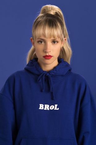 trommel Complex Kanon Sweat | Sweat Brol oversize blue Angèle on the account Instagram of  @angele_vl | Spotern