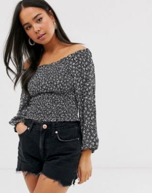 New Look - Top froncé à encolure Bardot et imprimé pâquerettes | ASOS
