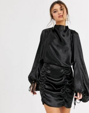 ASOS DESIGN - Robe courte en satin avec jupe froncée et haut blouson | ASOS