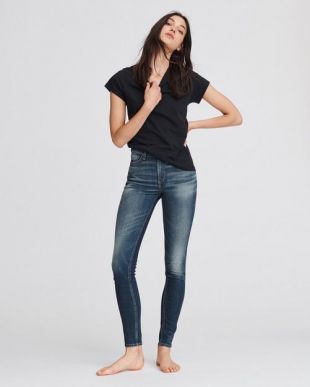 High-Rise Skin­ny Jeans