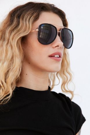 Sun­glasse