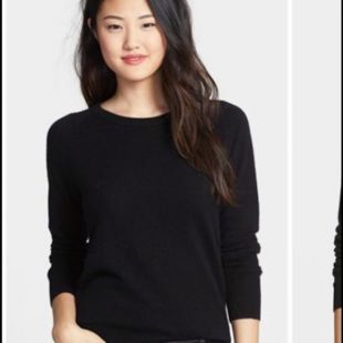 Crew­neck Cash­mere Sweater