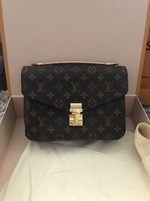 Pochette Monogramme