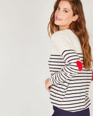 Pull col rond en cachemire à rayures et patch en cœur pour femme