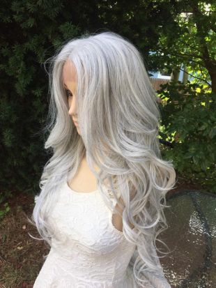 Perruque avant grise et blanche de dentelle