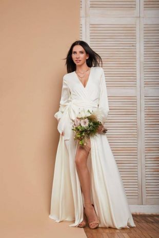 The White Dress Worn By Diana Prince Gal Gadot In The Movie Wonder Woman 1984 Spotern The latest news, photos and videos on gal gadot is on popsugar celebrity. the white dress worn by diana prince