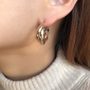 Boucles d'oreilles double cerceau, petites boucles d'oreilles de cerceau d'or, boucles d'oreilles uniques de cerceau, boucles d'oreilles plaquées or de cerceau