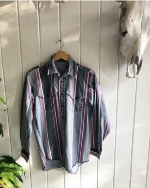 Striped shirt worn by Young Stanley Uris (Wyatt Oleff) as seen in It  Chapter Two | Spotern