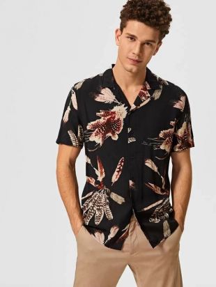 Men Notched Collar Tropical Print Shirt