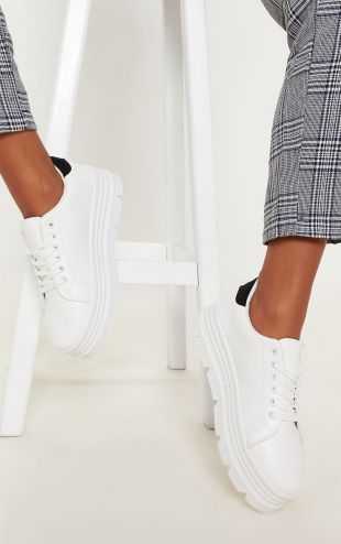 White Lace Up Chunky Flat­form Train­ers
