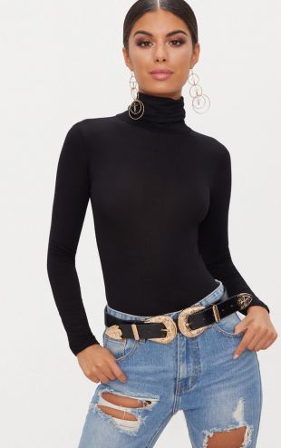 Fit­ted Long Sleeve Turtle­neck