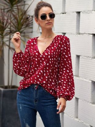 Red Star Print­ed Shirt