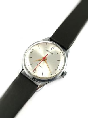 vintage hommes soviétiques regarder VOSTOK 2809A Presicion 22jewels , version soviétique de la célèbre Zenith 135, montre vintage, nouvelle bande de cuir. Montre de l'URSS.