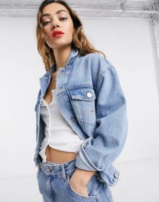 Tommy Jeans - Veste camionneur courte délavée en jean - Bleu | ASOS