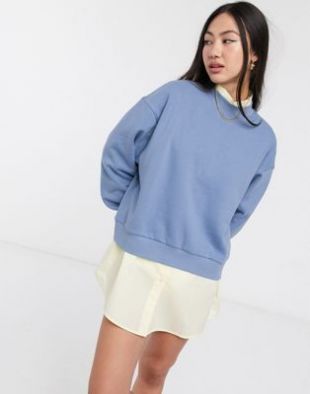 Blue Sweat­shirt
