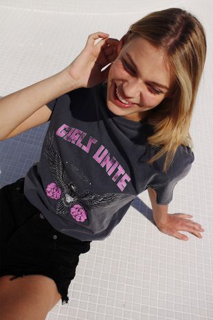 T-shirt girls unite