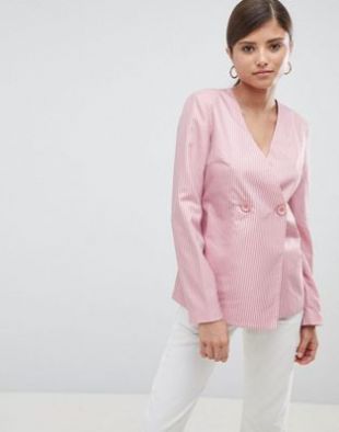 Pink Striped Blaz­er