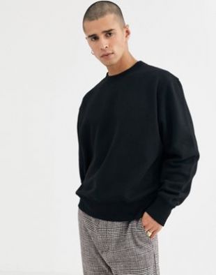 Black Sweat­shirt