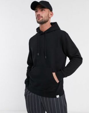 Black Hood­ie