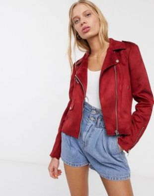 Red Suede Jack­et