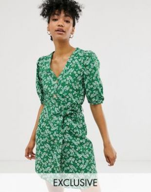 Monki - Robe chemise courte à taille nouée et imprimé à petites fleurs - Vert | ASOS