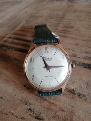 Montre bracelet vintage "ELVES", made in France, horlogerie, antique, mécanique, authentique